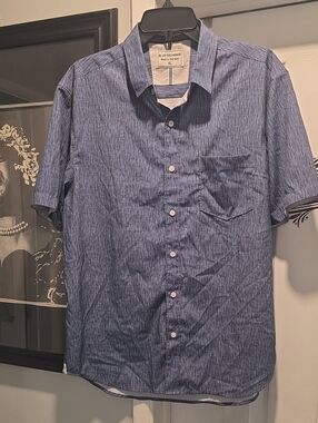 EXCHANGE Men’s Short-Sleeve Button-Down Shirt in Heather Blue